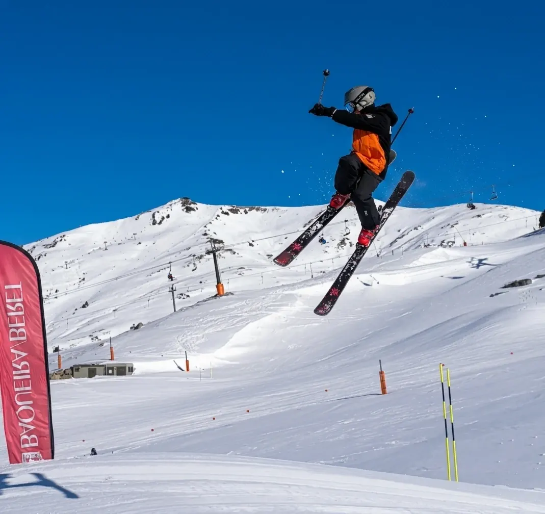 Aula de esqui freestyle da Alpine Ski Academy em Baqueira Beret