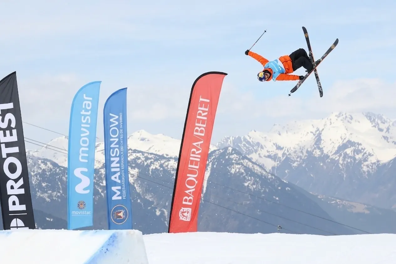 Competição de freestyle no snowpark Era Marmota de Baqueira Beret