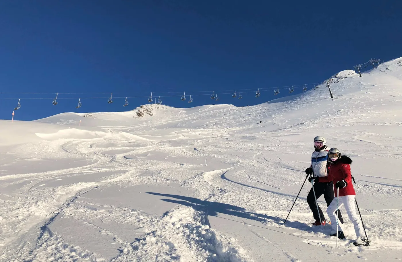 Cours particulier de ski en neige poudreuse sur la piste Solei, à Baqueira Beret — Alpine Ski Academy