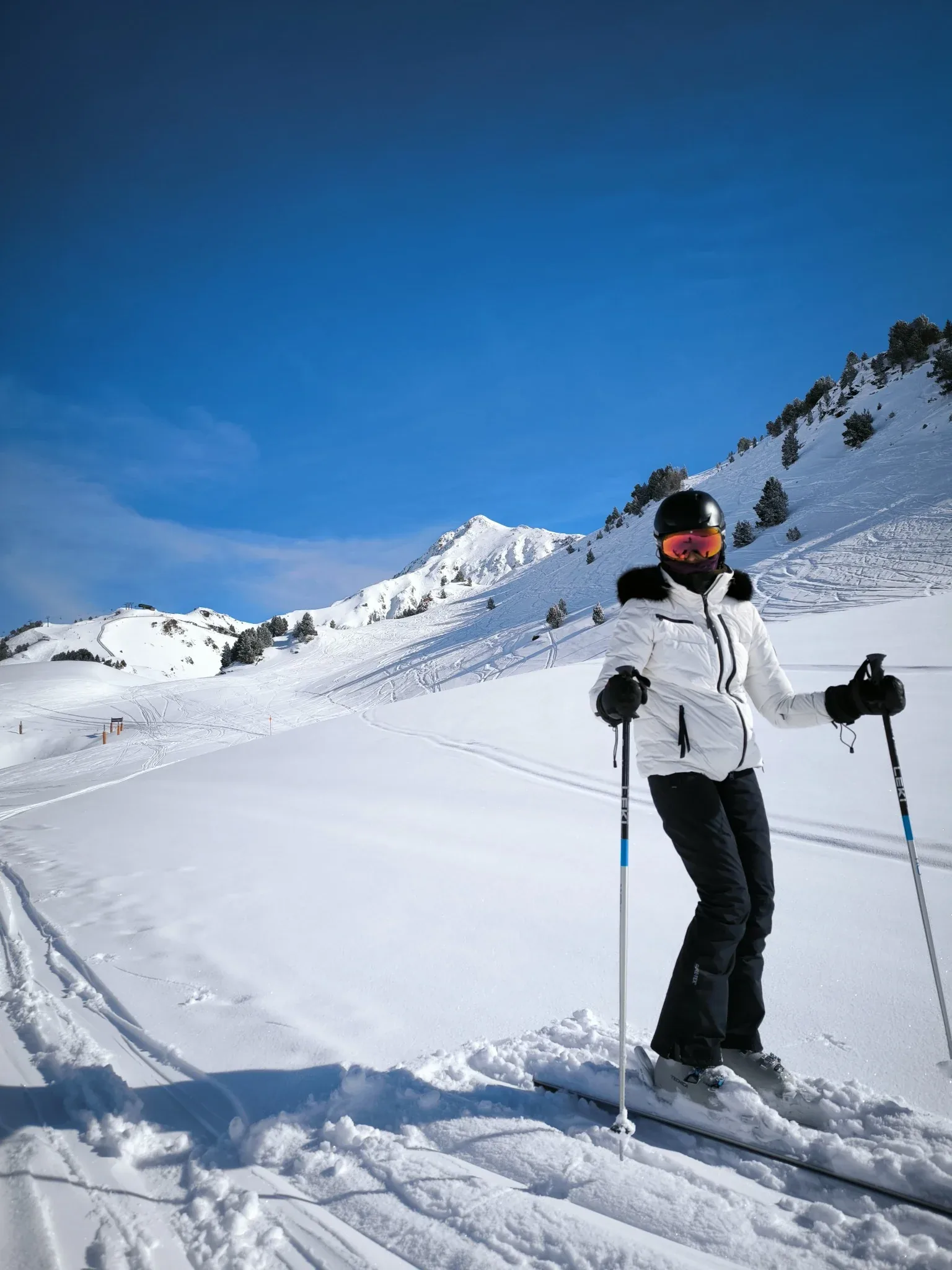 Alumna esqui dia de nieve recien caida — Alpine Ski Academy, Baqueira Beret