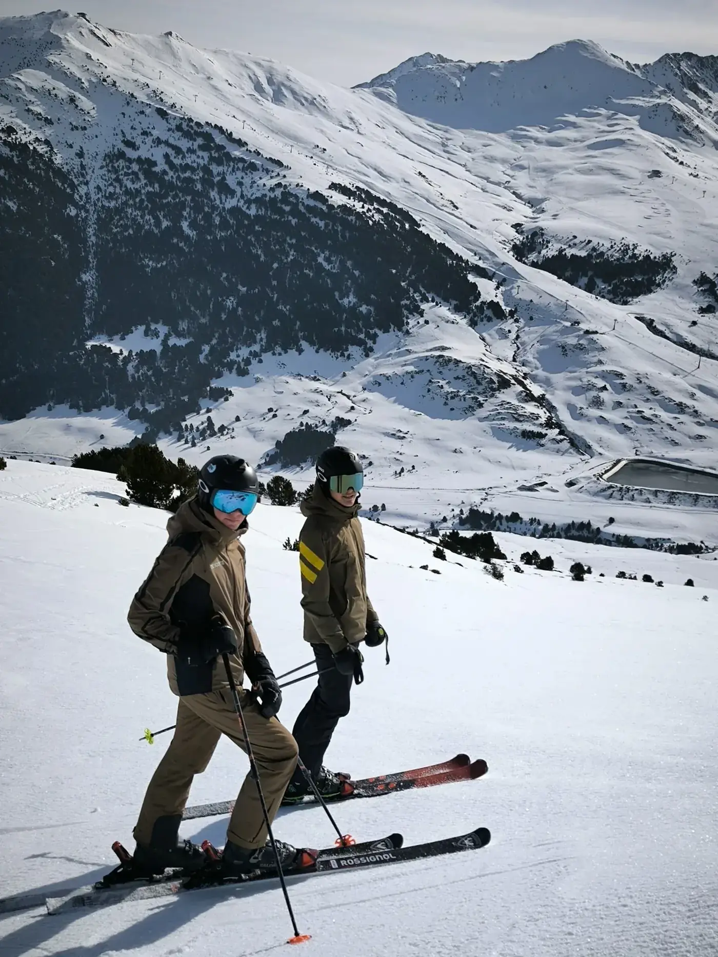 Clase fuera pistaski adolescentes — Alpine Ski Academy, Baqueira Beret