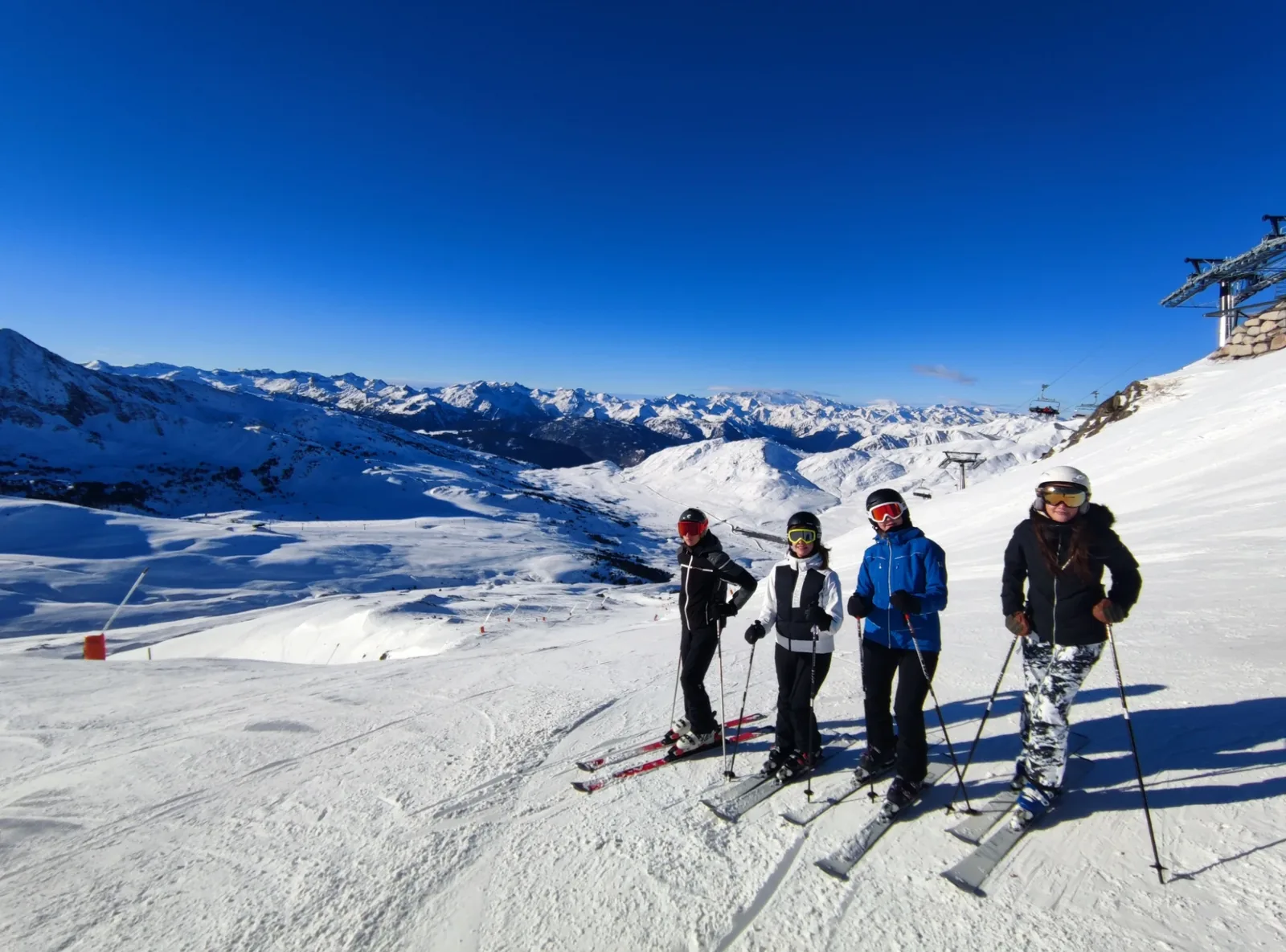Clases colectivas adultos jovenes baqueira — Alpine Ski Academy, Baqueira Beret