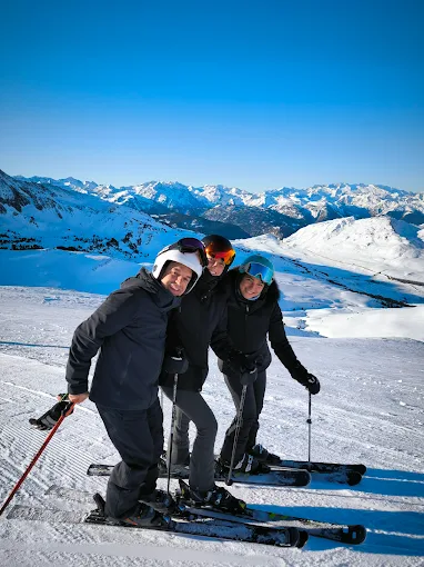 Panoramica adolescentes beret — Alpine Ski Academy, Baqueira Beret